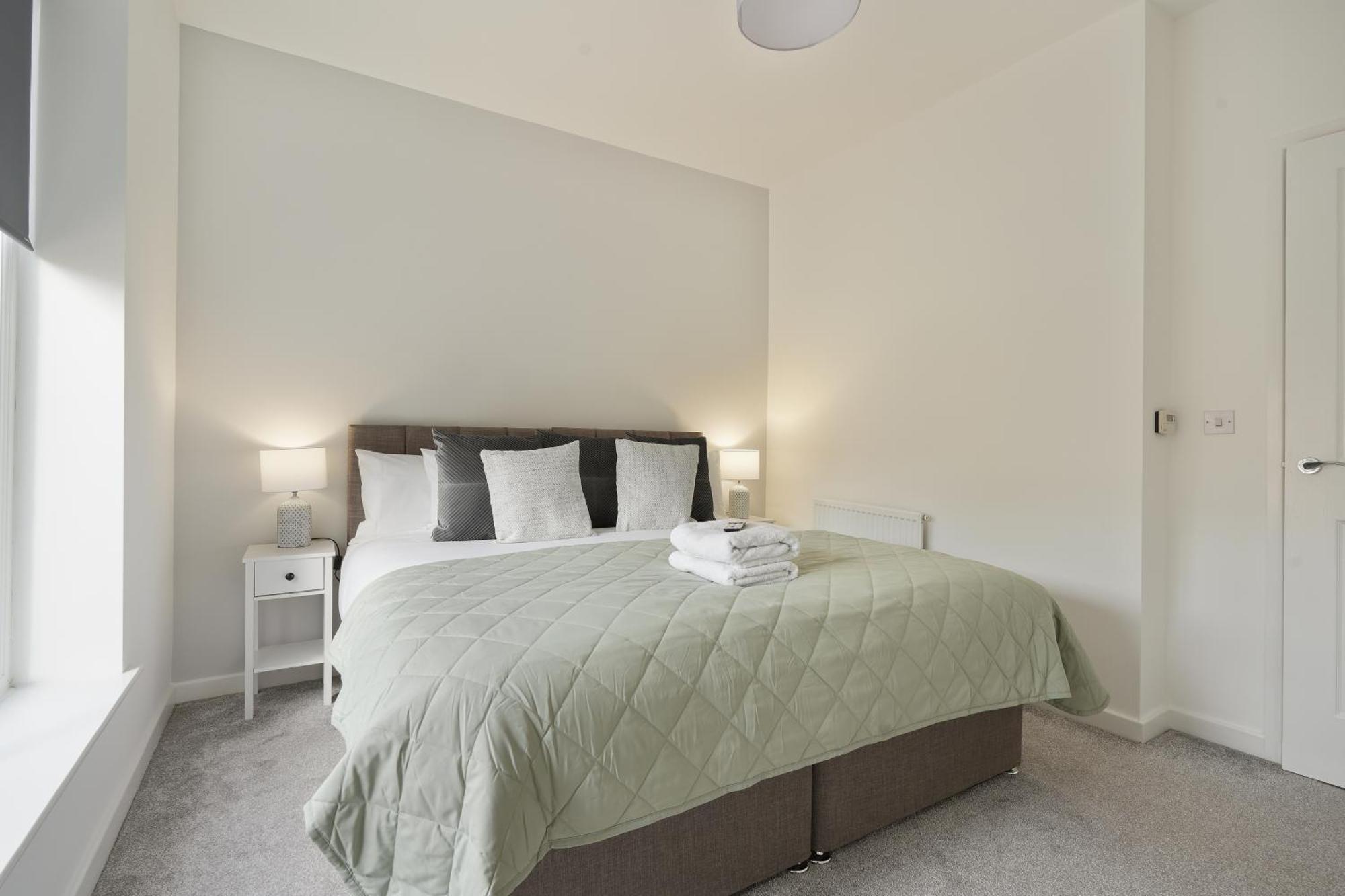 Mersey Way, Spacious 3 Bed Home, Close To Sheffield City Centre & Free Driveway Parking - Perfect For Workers, Groups & Families - Hosted By Stay Host Save Exterior photo
